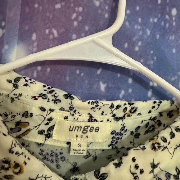 Umgee ombré button up shirt 🛍 - Picture 2 of 3